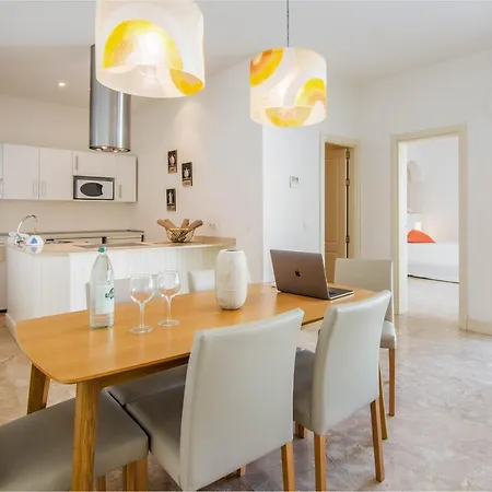 Villa Sleeps 6 With Pool And Wifi Corralejo